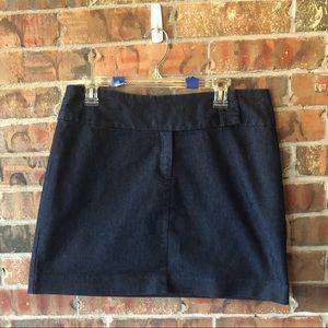 Mossino Stretch Blue Denim Skirt Women’s Size: 14
Good pre-owned condition